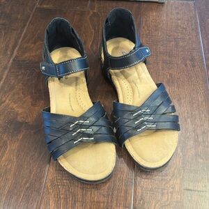 Clarks‎ Women's Roseville Cove Flat Sandal Black Leather, Size, 6 US